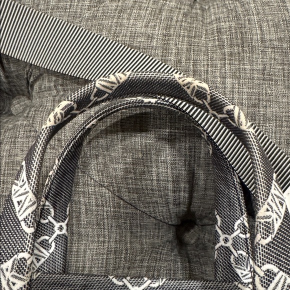 Michael Kors Bag Gigi Large Empire Logo Jacquard Gray White Tote - Picture 17 of 17